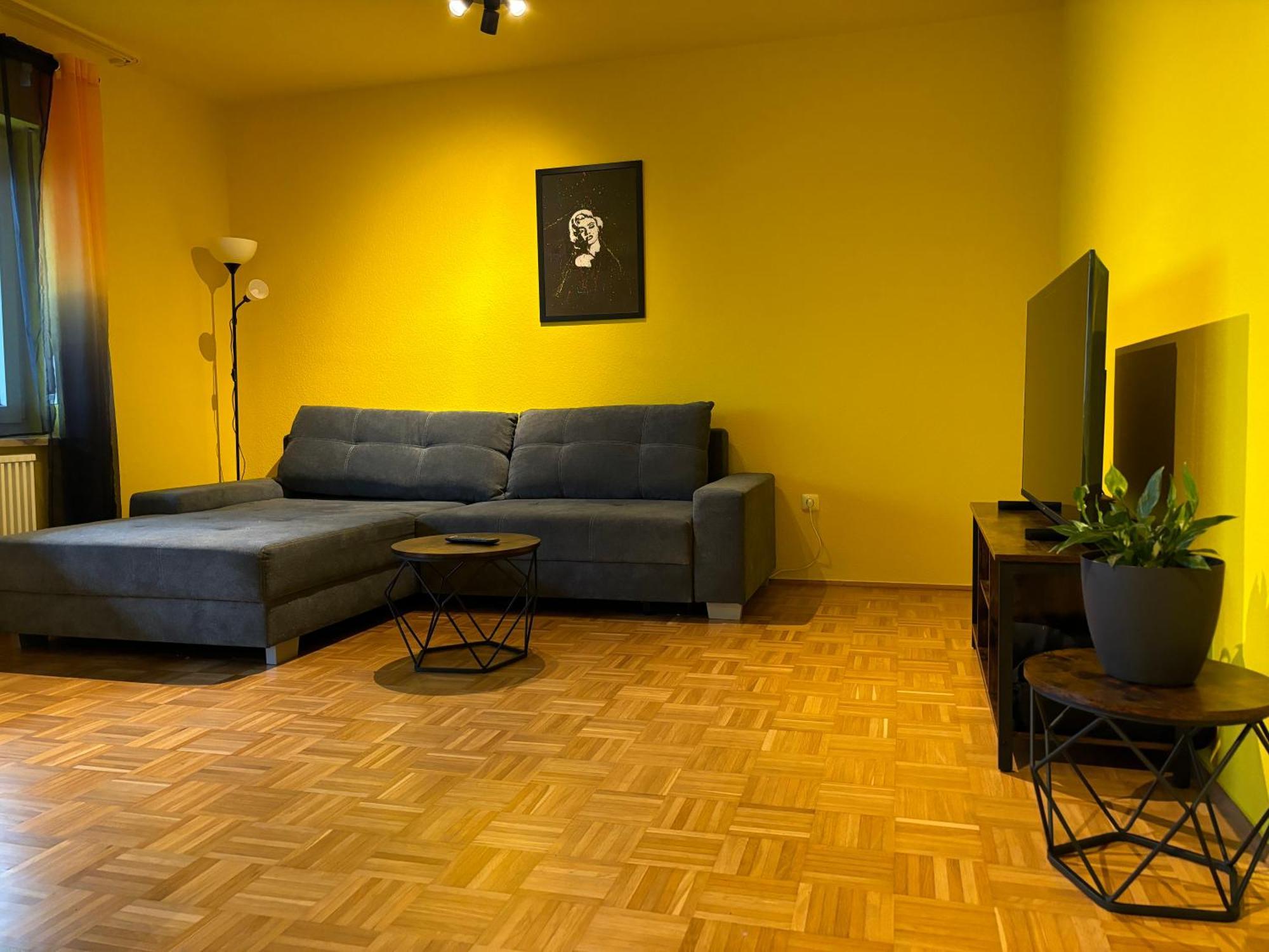 Apartment Hive - 3 Zw In Inkl Tv Und Grosse Balkon *