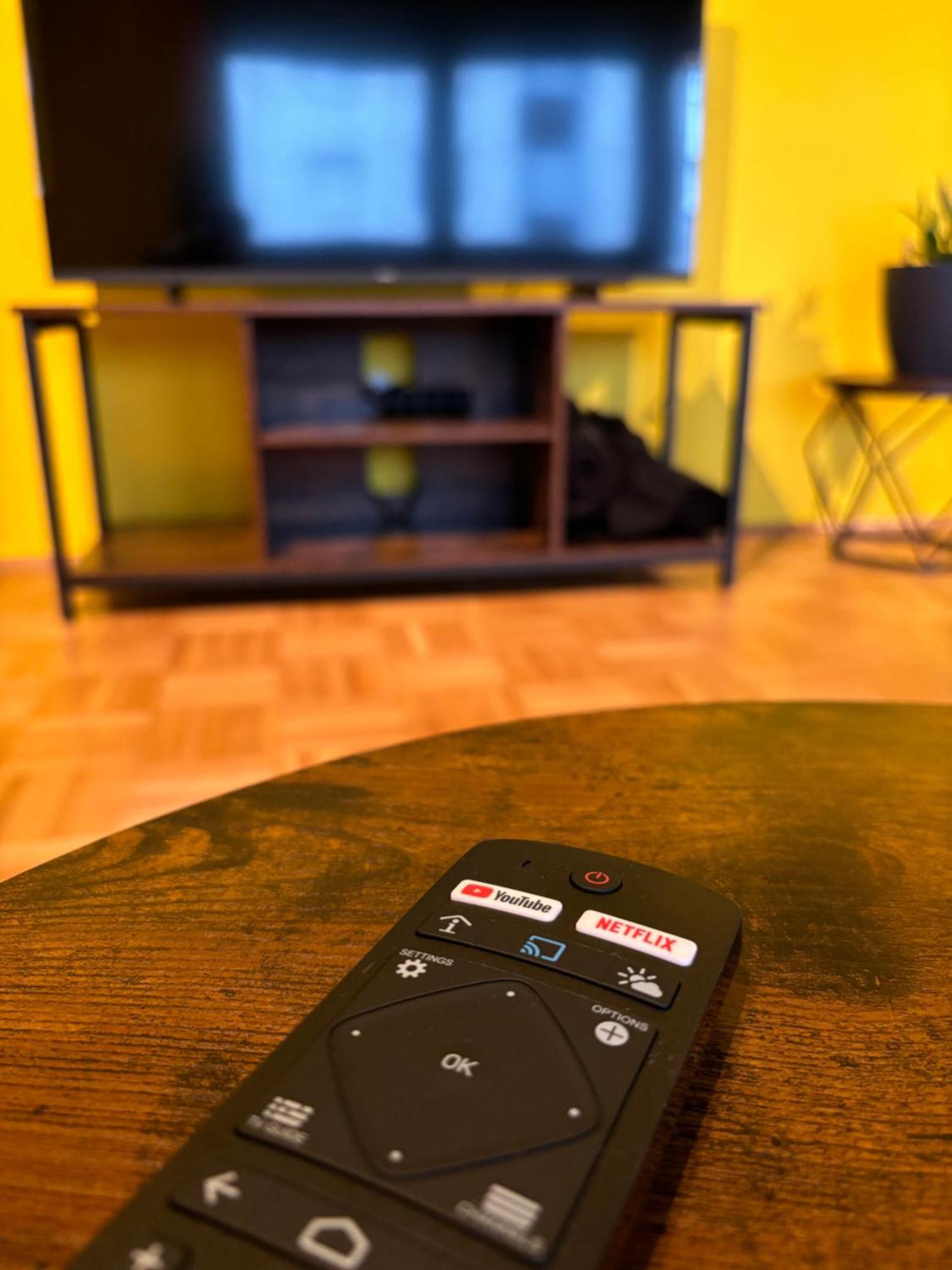 Hive - 3 Zw In Inkl Tv Und Grosse Balkon *